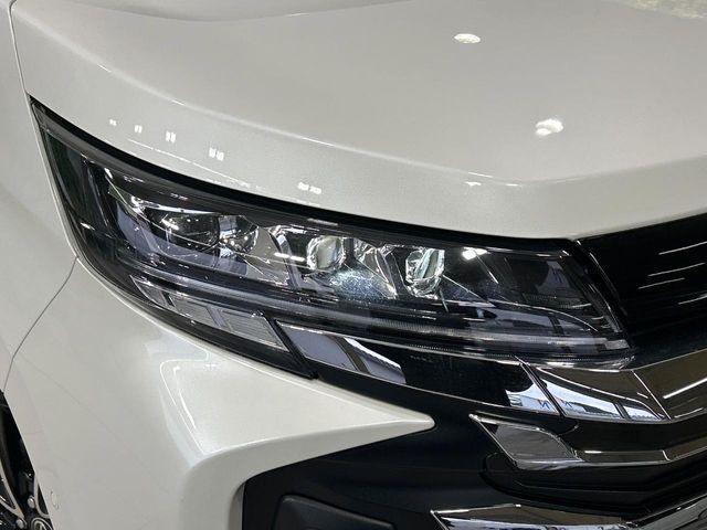TOYOTA NOAH HYBRID 2023
