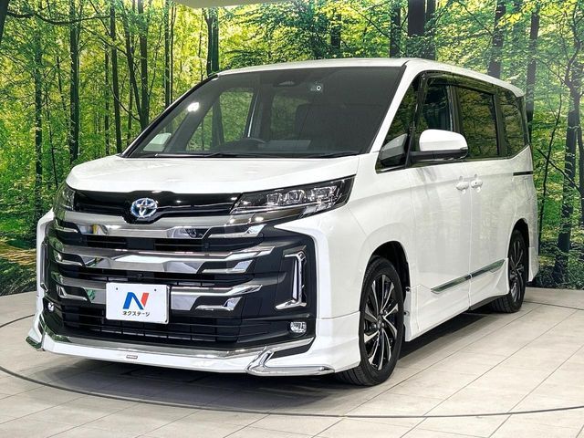 TOYOTA NOAH HYBRID 2023