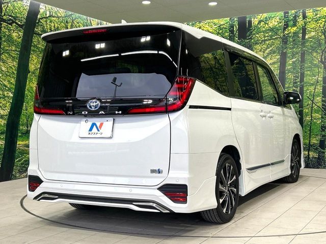 TOYOTA NOAH HYBRID 2023