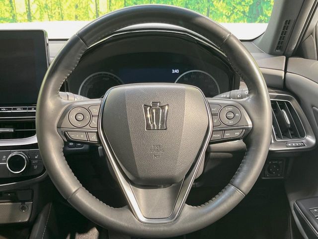 TOYOTA CROWN sedan hybrid 2022