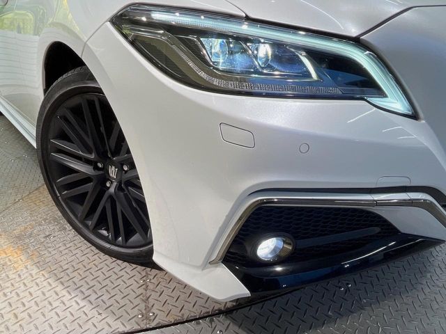 TOYOTA CROWN sedan hybrid 2022