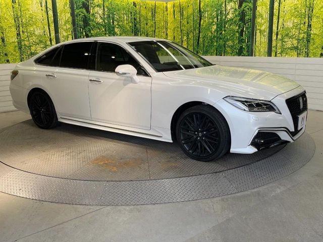 TOYOTA CROWN sedan hybrid 2022