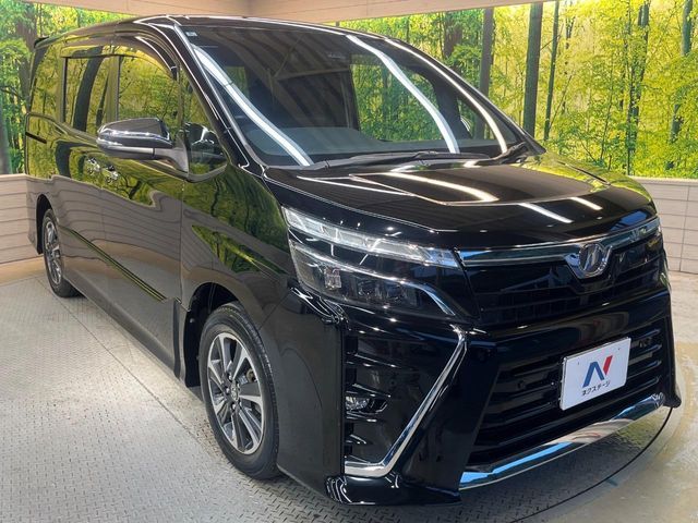 TOYOTA VOXY 2020