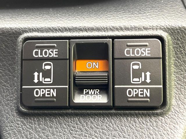 TOYOTA SIENTA HYBRID 2016