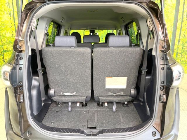 TOYOTA SIENTA HYBRID 2016