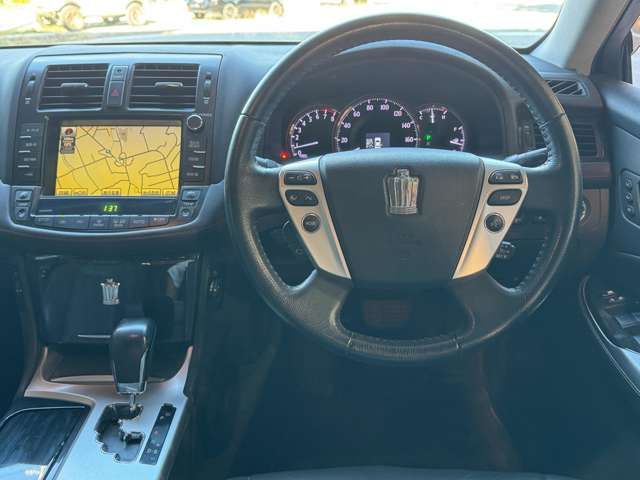 TOYOTA CROWN sedan 2010