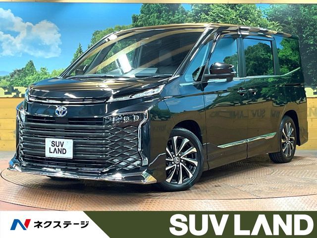 TOYOTA VOXY HYBRID 2023