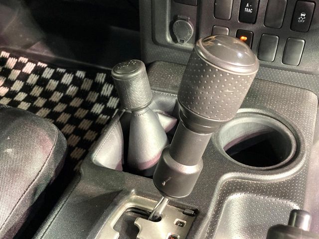 TOYOTA FJ CRUISER 4WD 2017