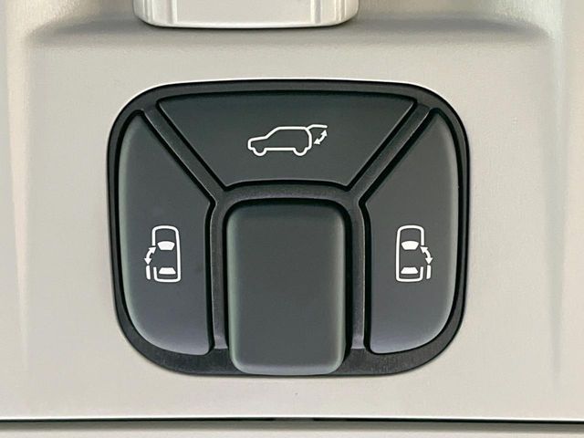 TOYOTA VELLFIRE 2013