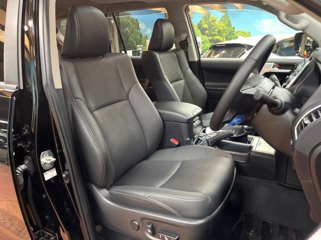 TOYOTA LANDCRUISER PRADO 2023