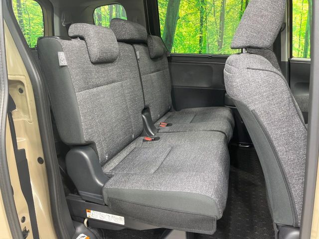 TOYOTA SIENTA HYBRID 2025