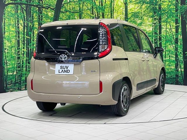 TOYOTA SIENTA HYBRID 2025