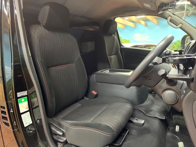 NISSAN NV350 CARAVAN 2020