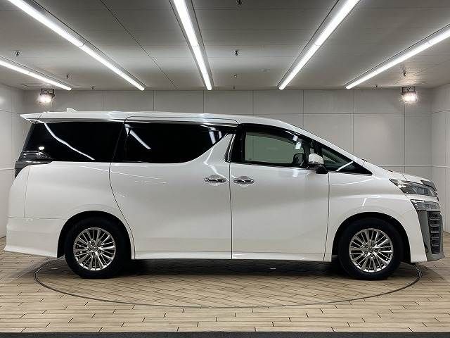 TOYOTA VELLFIRE 2020