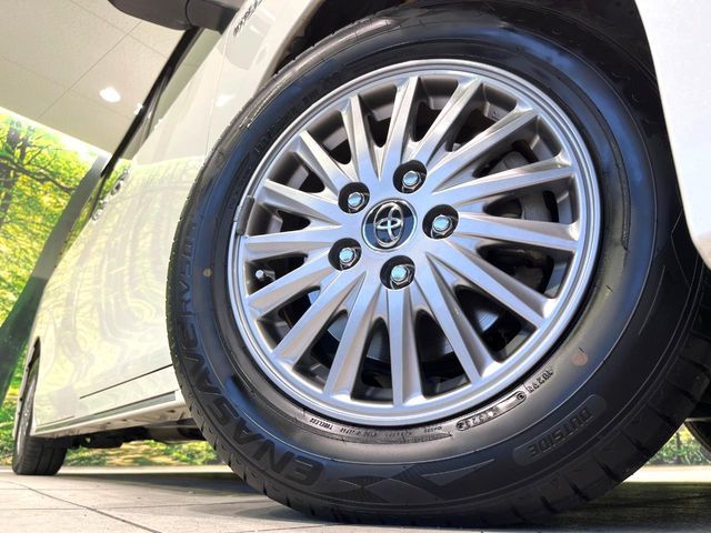 TOYOTA ESQUIRE HYBRID 2015