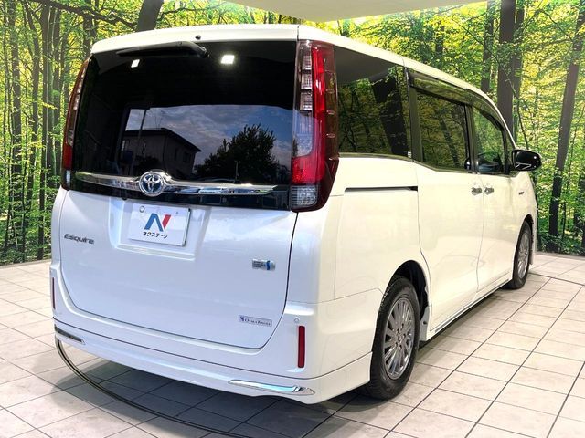 TOYOTA ESQUIRE HYBRID 2015