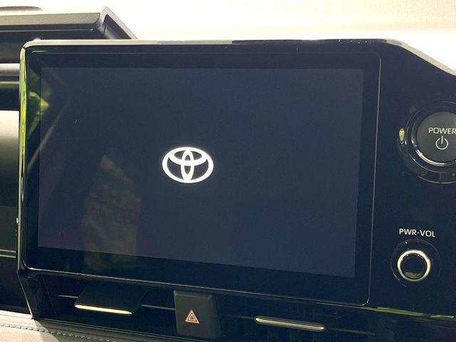 TOYOTA VOXY HYBRID 2024