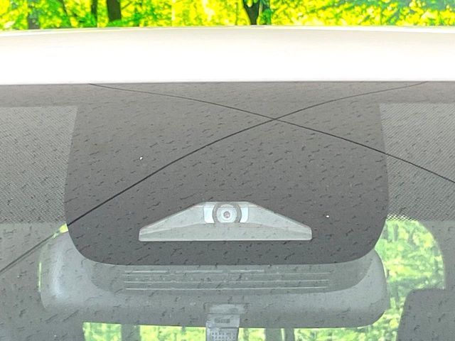 TOYOTA VOXY HYBRID 2024