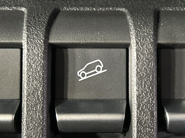 SUZUKI JIMNY NOMADE 2025