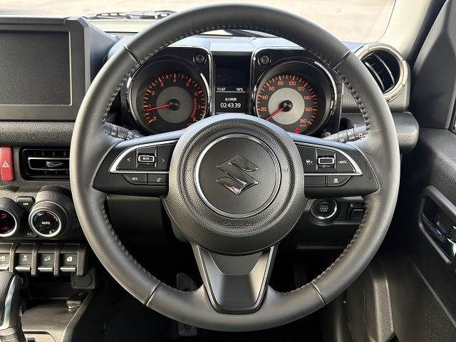 SUZUKI JIMNY NOMADE 2025