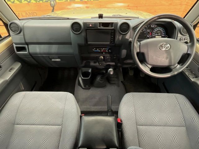 TOYOTA LANDCRUISER van 2015