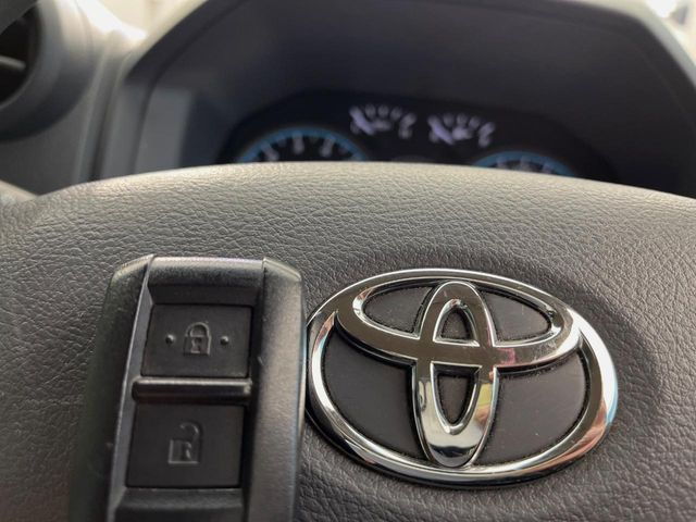 TOYOTA LANDCRUISER van 2015