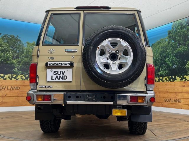 TOYOTA LANDCRUISER van 2015