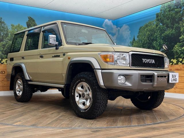 TOYOTA LANDCRUISER van 2015