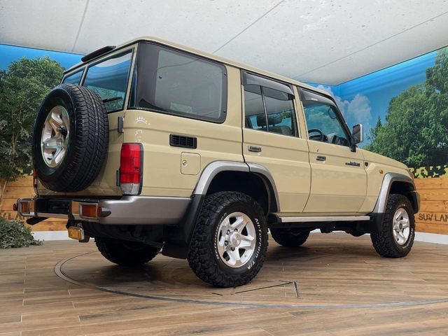 TOYOTA LANDCRUISER van 2015