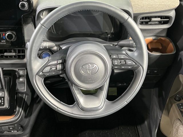 TOYOTA SIENTA HYBRID 2022