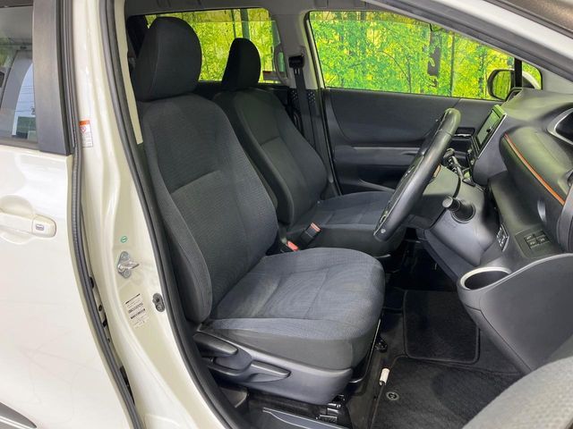 TOYOTA SIENTA HYBRID 2016