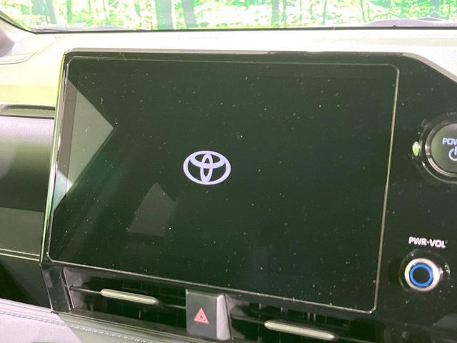 TOYOTA VOXY HYBRID 2024