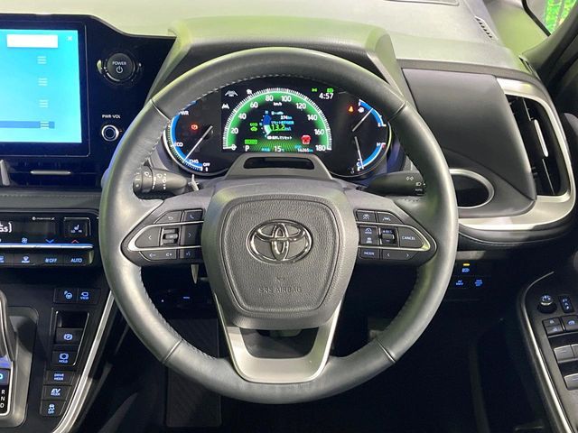 TOYOTA VOXY HYBRID 2024