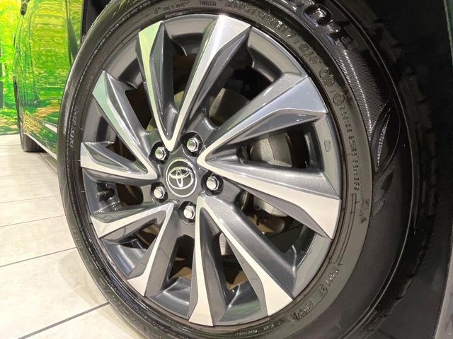 TOYOTA VOXY HYBRID 2024