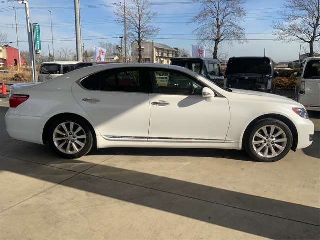 TOYOTA LEXUS LS600h 2010