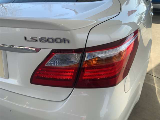 TOYOTA LEXUS LS600h 2010