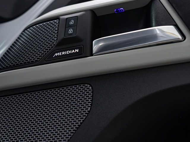 ROVER ROVER DEFENDER 2023