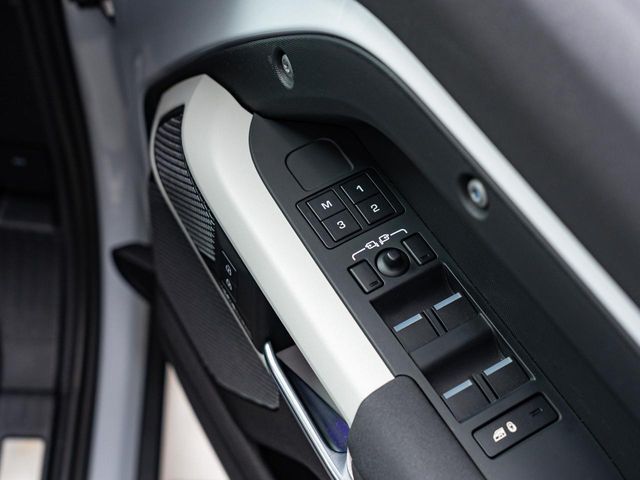 ROVER ROVER DEFENDER 2023