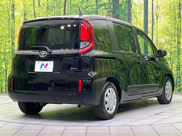 TOYOTA SIENTA HYBRID 2025