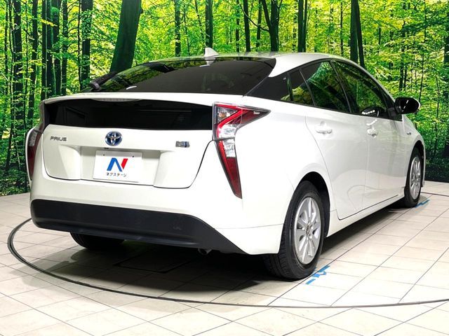 TOYOTA PRIUS 2016