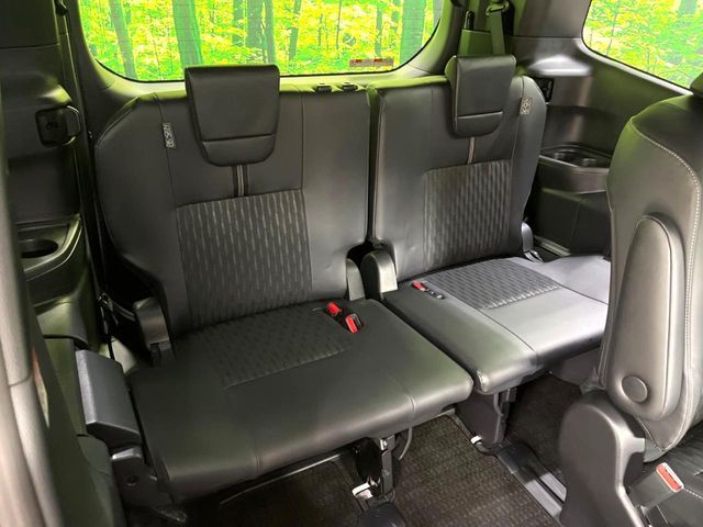 TOYOTA NOAH HYBRID 2024