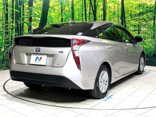 TOYOTA PRIUS 2016