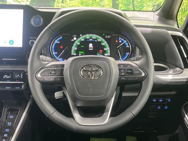 TOYOTA NOAH HYBRID 4WD 2022