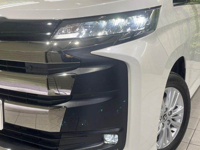 TOYOTA NOAH HYBRID 4WD 2022