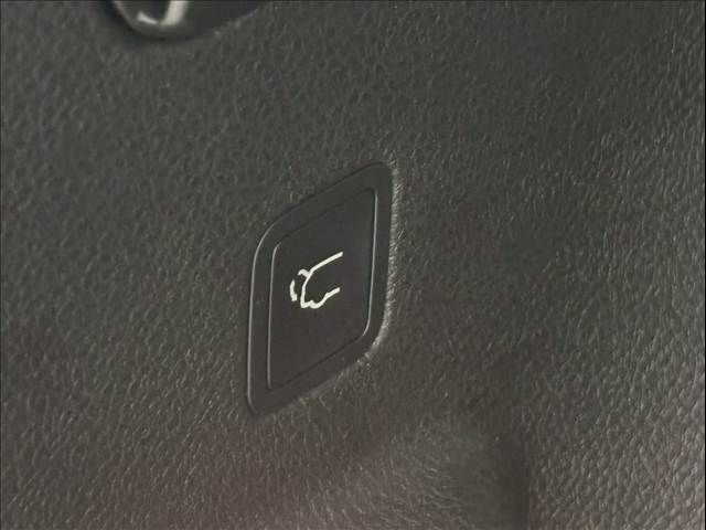 JEEP JEEP COMMANDER 2023