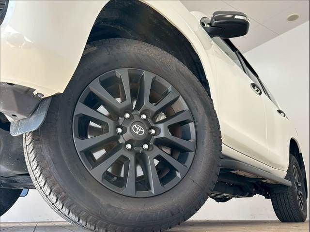 TOYOTA LANDCRUISER PRADO 2023