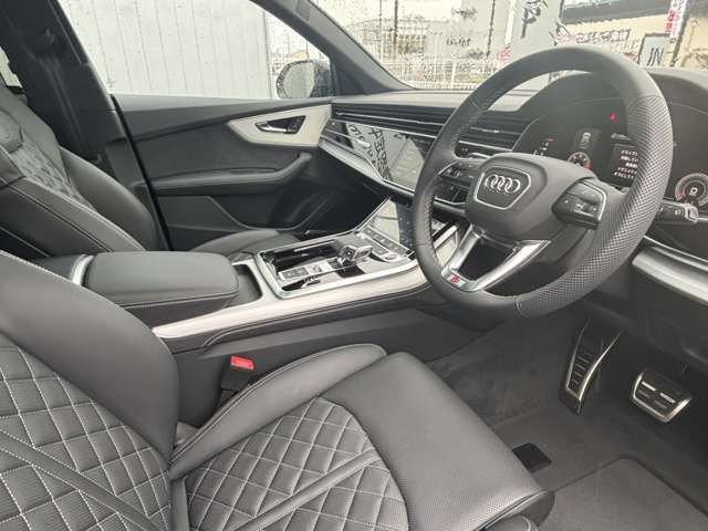 AUDI AUDI Q8 2025