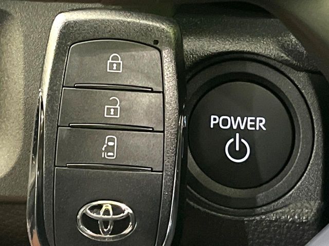 TOYOTA SIENTA HYBRID 2025