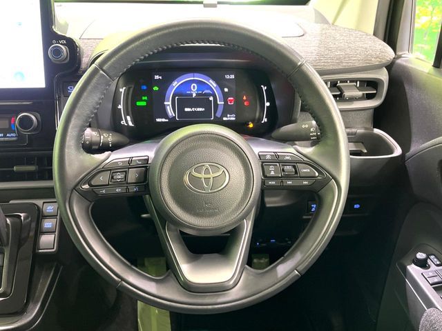 TOYOTA SIENTA HYBRID 2022