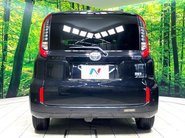 TOYOTA SIENTA HYBRID 2022